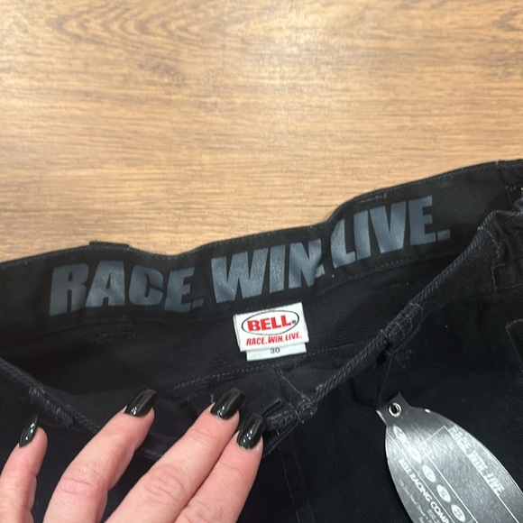 NWT BELL RACE.WIN.LIVE - Picture 3 of 7